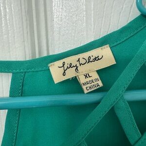 Lily White Vibrant Green Blouse